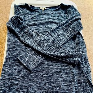 Max Studio size S long sleeve shirt with side slit